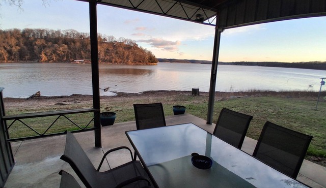 Beautiful 3 bedroom waterfront home on Grand Lake