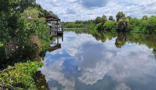 Beautiful 3 br 2 ba. Home on the Alafia River, 15 Min. from Tampa