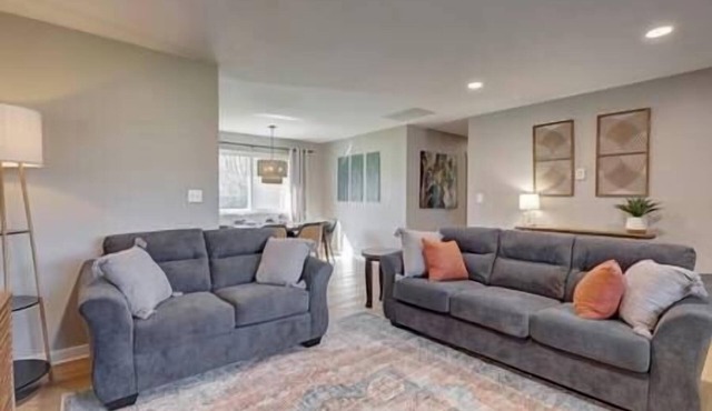 Beautiful 3 BR/2 Bath Very Close to IU & Downtown