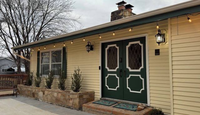 Beautiful 3 BR 2 Bath Private Main-first floor with AC Heat in Leesburg, VA