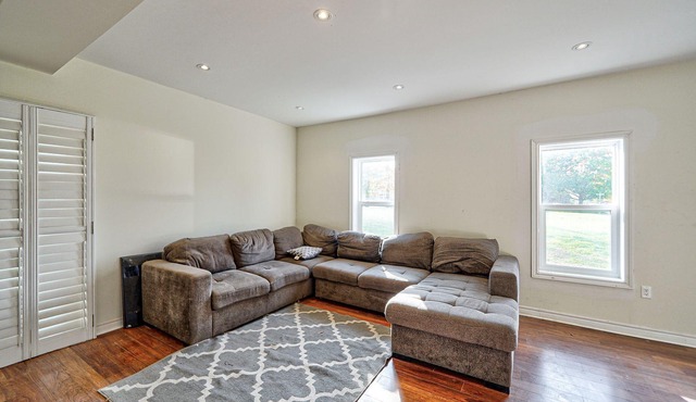 Beautiful 3 BR home in Pickering village near Stouffville