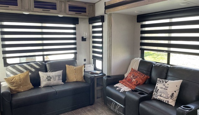 Beautiful 3 BR Travel Trailer near River