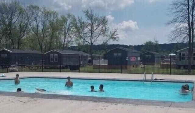 Beautiful 3 Bedrooms Getaway On Niagara on the Lake perfect for 4 adults + kids