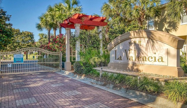 Beautiful 3 Story Home in Gated Family Community, Gulf Views