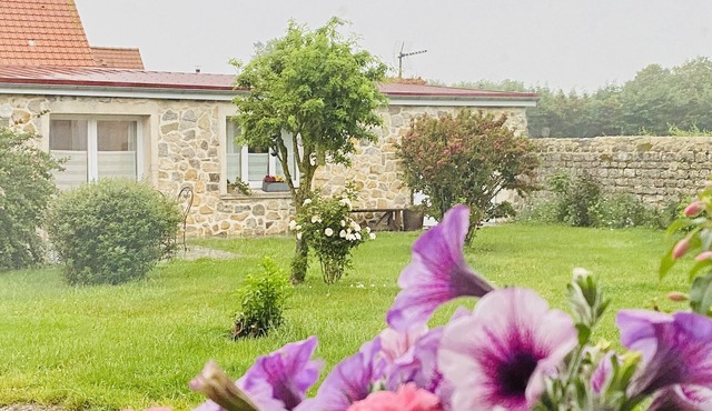 Beautiful 3-star gîte, completely renovated, near countryside/sea, yoga. 4pax.