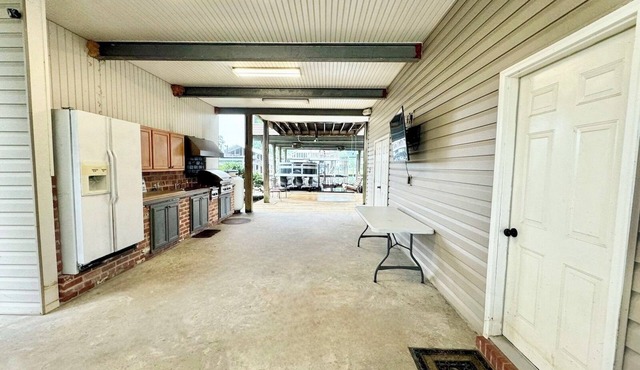 Beautiful 3-Story Home on the Tickfaw River close to Baton Rouge & New Orleans