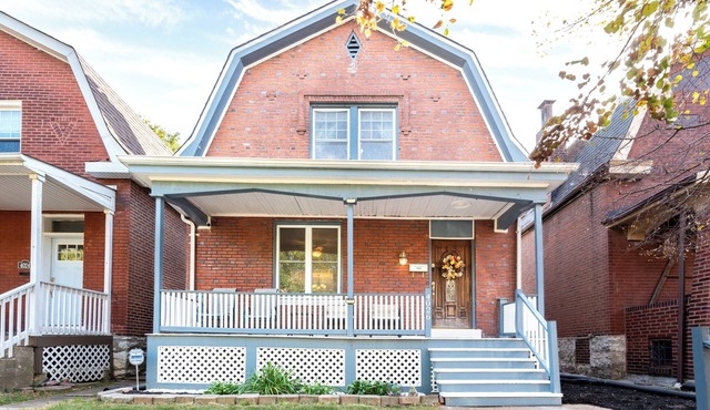 Beautiful 3 Story Home in Best Tower Grove Location