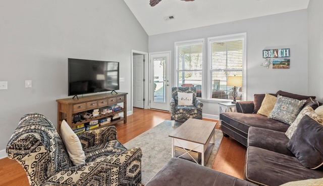 Beautiful 3 bedroom 2.5 bath Townhome