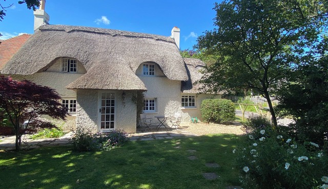 Beautiful 350 Year Old New Forest Thatched Cottage - Near The Sea