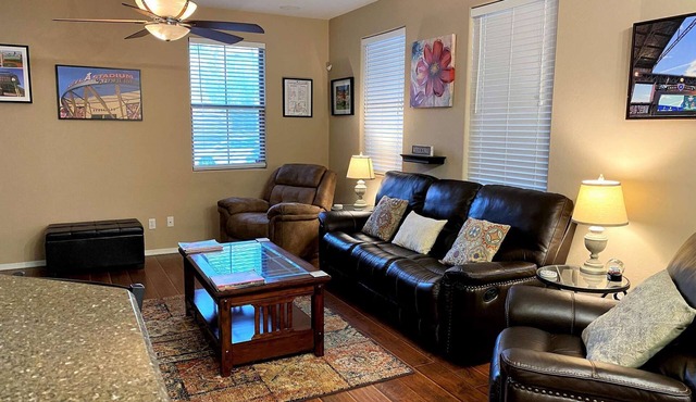 Beautiful 3bd/3ba Phoenix Home near Downtown Area, ASU!