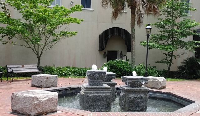 Beautiful 3bd home with LARGE deck!