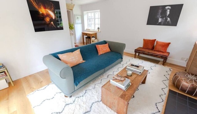 Beautiful 3BD Thatched Stone Cottage Kettering