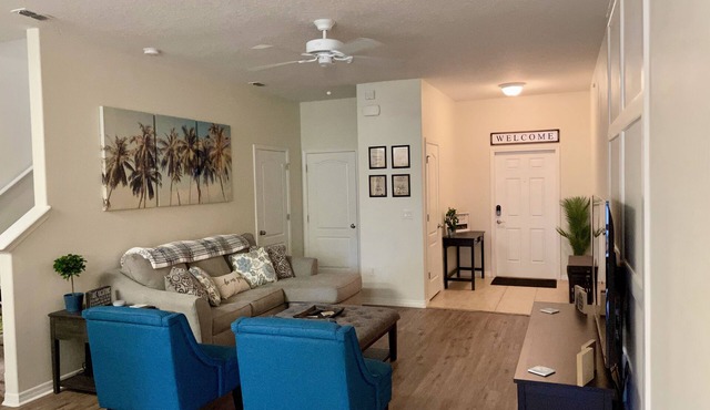 ★Beautiful 3BR 2.5 bath home near Disney★