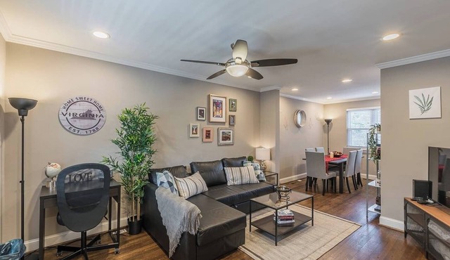 Beautiful 3br 2ba House cozy backyard CozySuites