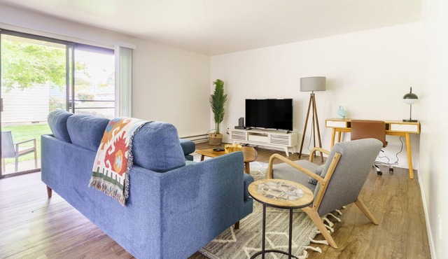 Beautiful 3BR Apartment in Tualatin + Pets OK