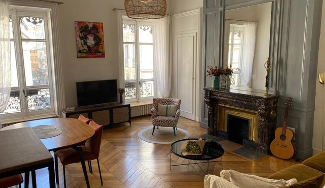 Beautiful 3BR Apt in Lyon Center