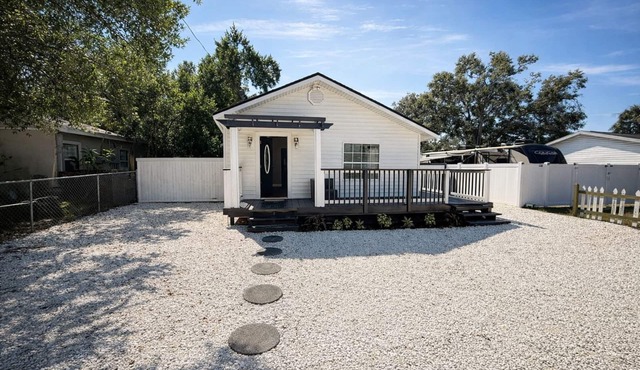 Beautiful 3BR Family Home Near USF & Busch Gardens