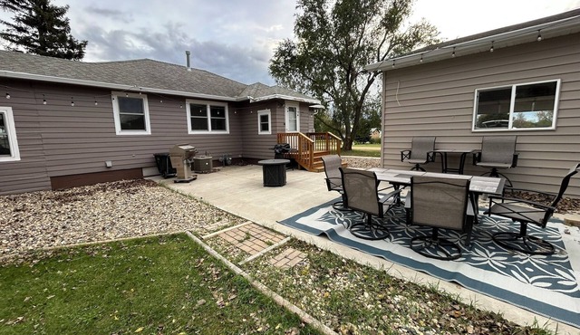 Beautiful 3BR house in the middle of prime hunting and fishing country