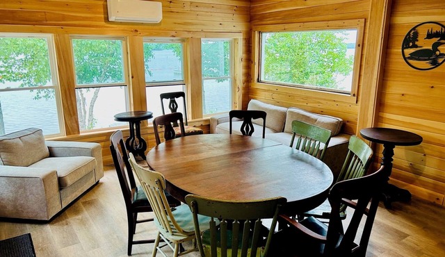 Beautiful 3BR Lakefront Cottage @ Jenkins Beach #2