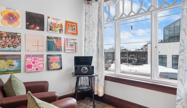 Beautiful 3BR Victorian Home Downtown Moncton w/AC