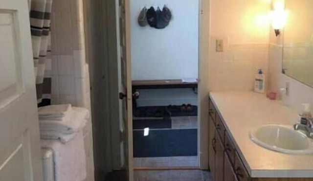 -Beautiful 4.5 BR/4 Ba home with 2 car garage
