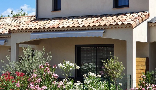 Beautiful 4-6 person gîte in the center of Vallon Pont d'Arc