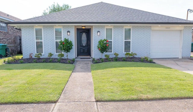 Beautiful 4 bed 2 bath HomenFully Furnished