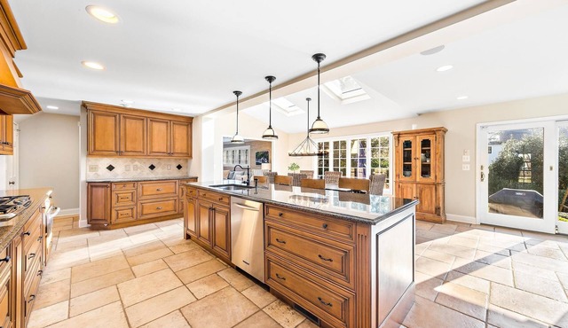 Beautiful 4 bed 3.5 bath colonial on tree-lined street in Fair Haven.