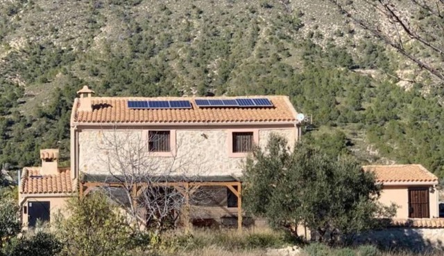 Beautiful 4-Bed House in Campo de Ricote