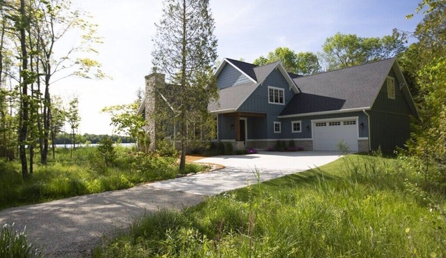 Beautiful 4-bedroom cottage with AC, WiFi in enchanting Baileys Harbor