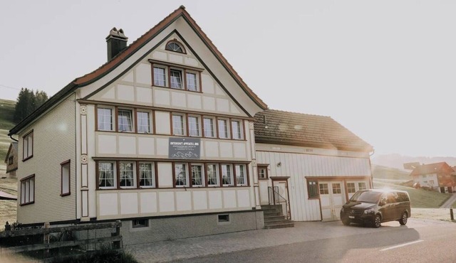 Beautiful 4-bedroom chalet for 8 in soothing Appenzell perfect for relaxing