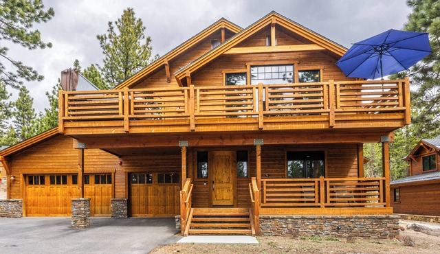 Beautiful 4-bedroom Luxury Home on the Sierra Star Golf Course