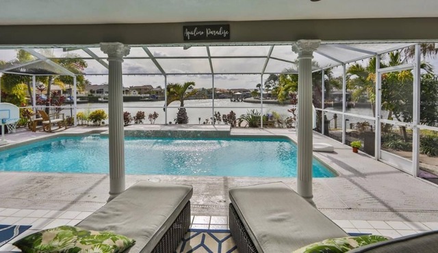 Beautiful 4 Bedroom Waterfront Home With Heated Pool