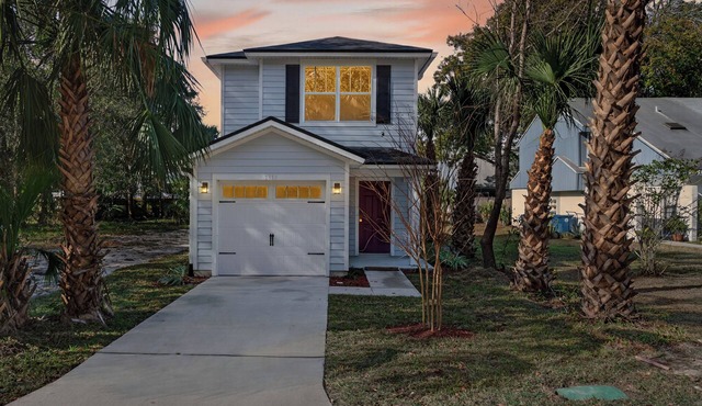 Beautiful 4-bedroom Atlantic Beach Bungalow