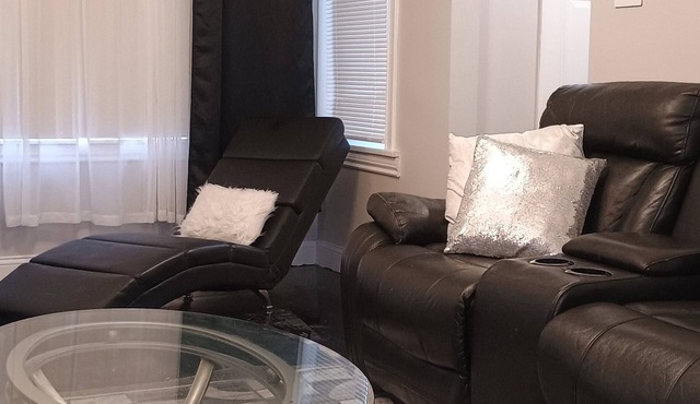 Beautiful 4 bedroom 2 bath pet friendly Chicago brick bungalow