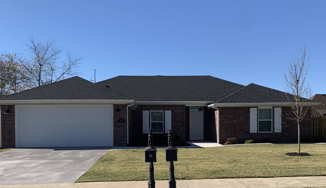 Beautiful, 4 bedroom, 2 bath, new construction