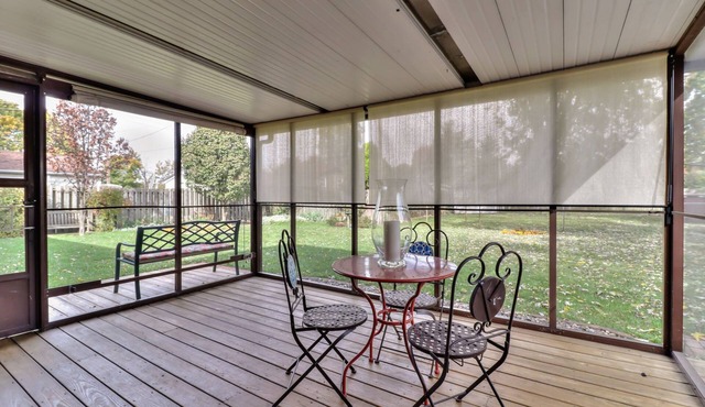 Beautiful 4 bedroom 2 full bathroom close to everything!