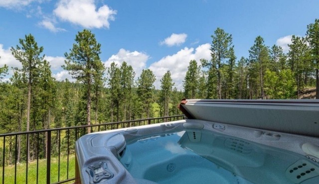 Beautiful 4 bedroom, 3 bath cabin centrally located in the Black Hills