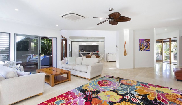 Beautiful 4 bedroom home, private pool and golf cart.