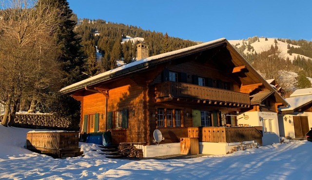 Beautiful 4 bedroom Chalet to Rent in chic Rougemont, Central Gstaad Ski Region