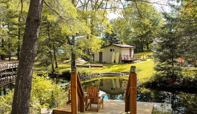 Beautiful 4 bedroom cottage with a Sauna!