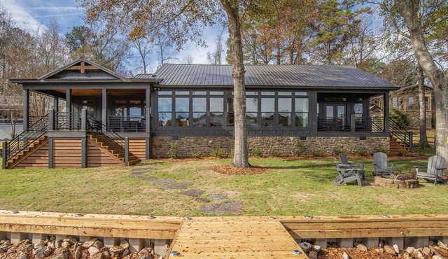 Beautiful 4-bedroom house with AC in wonderful Eclectic on Lake Martin