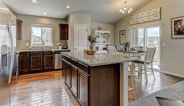 Beautiful 4-bedroom home with large outdoor patio