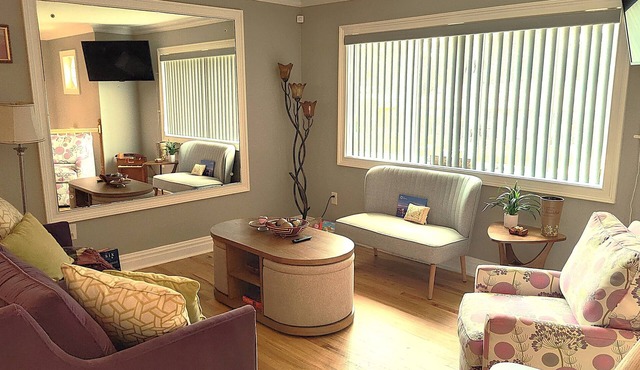 Beautiful 4-bedroom house with AC in Neptune 10 minutes to Asbury Park Beach