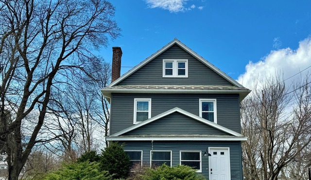 Beautiful 4 Bedroom House Next To RPI