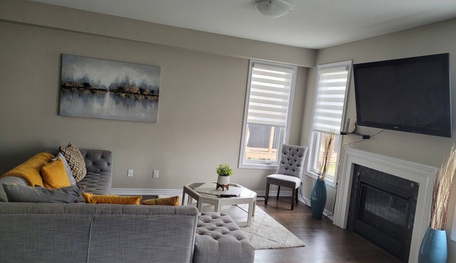 Beautiful 4 bedroom luxury home located in Thorold
