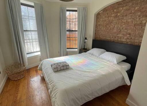 Beautiful 4-bedroom rental unit in Bushwick