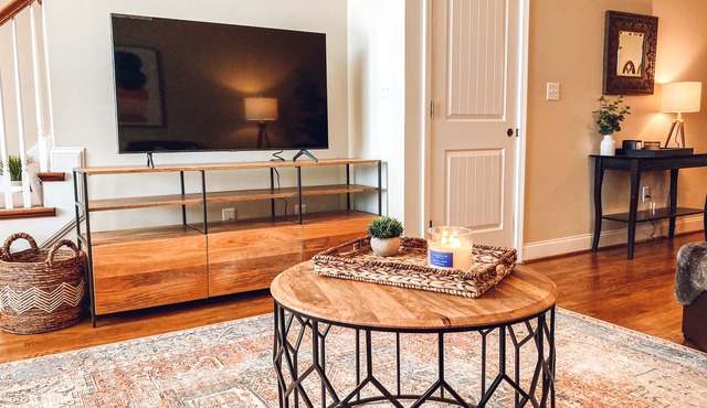 Beautiful 4 Bedroom Townhome close to Hoover Met, RTJ, Shopping and Dining.