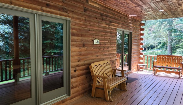 Beautiful 4-bedroom house with WiFi, AC in welcoming Fishs Eddy