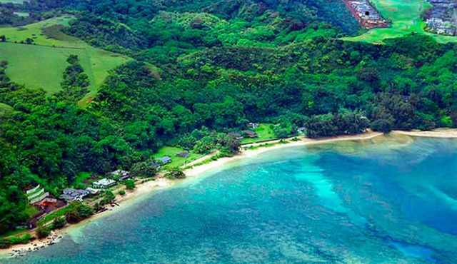 Beautiful 4 bedrooms above famous Anini Beach! Holiday Open!